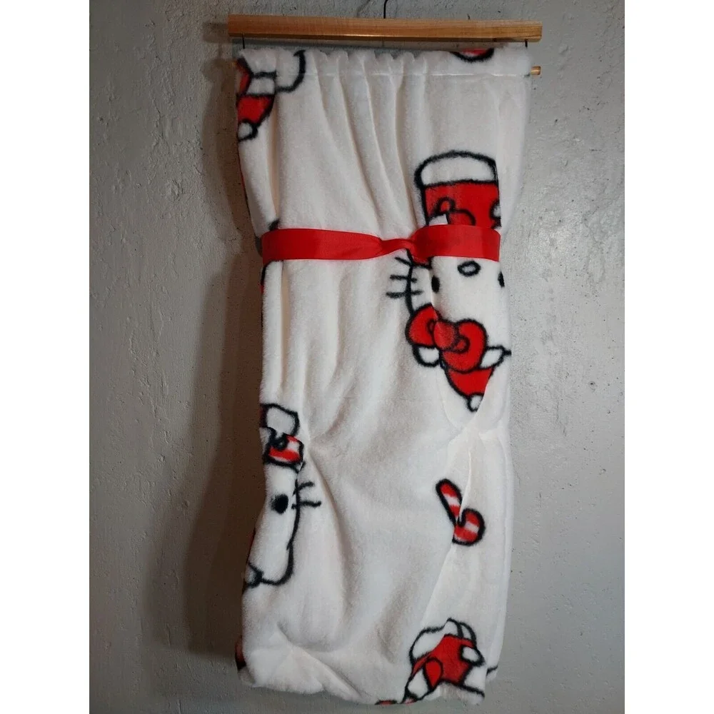 NWT Hello Kitty Faux Rabbit Fur Throw Blanket Christmas‎ Candy Cane White 50*70